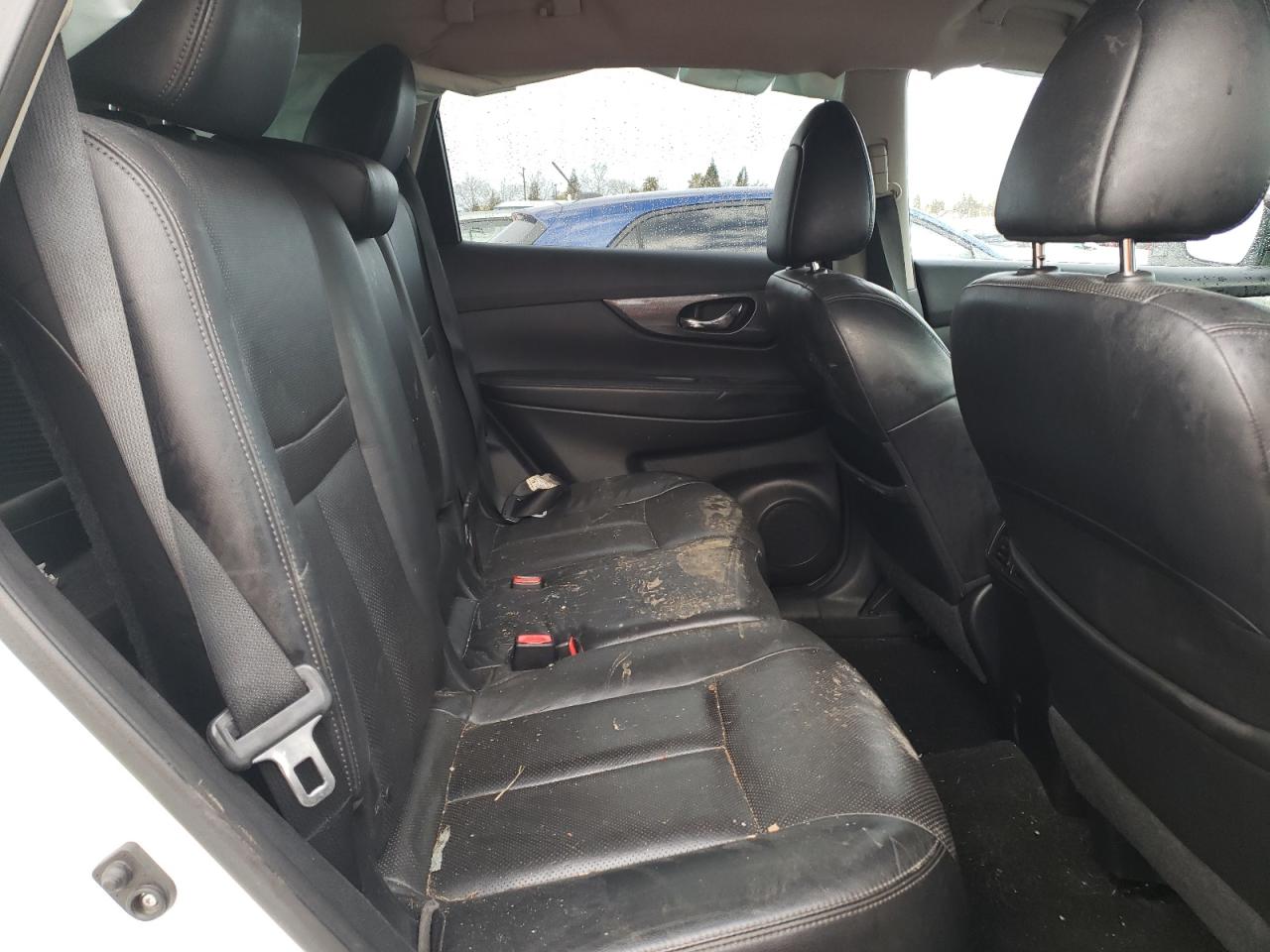 2015 Nissan Rogue - Image 11