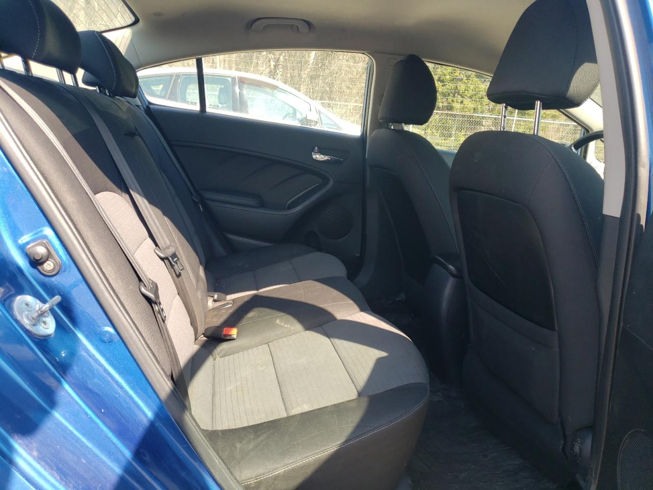 2015 Kia Forte - Image 10