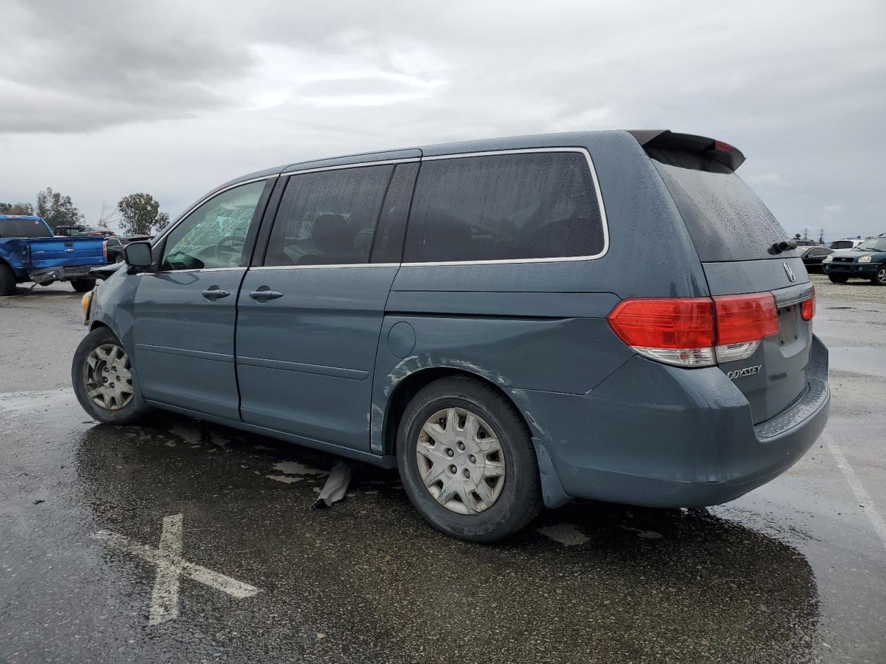 2010 Honda Odyssey - Image 2