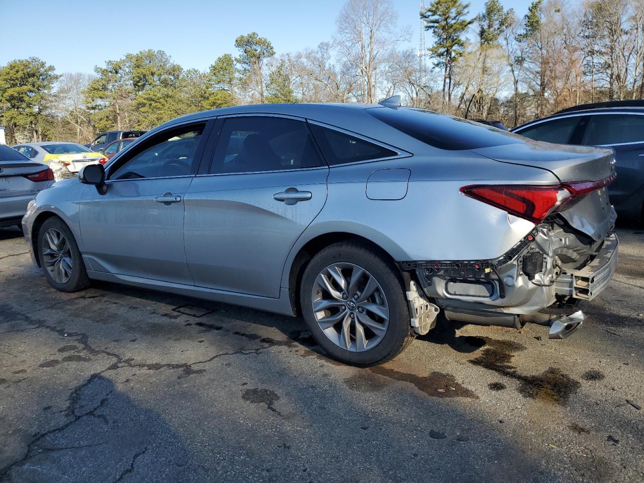 2019 Toyota Avalon - Image 2