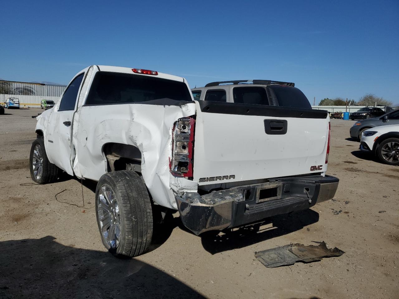 2013 GMC Sierra - Image 2