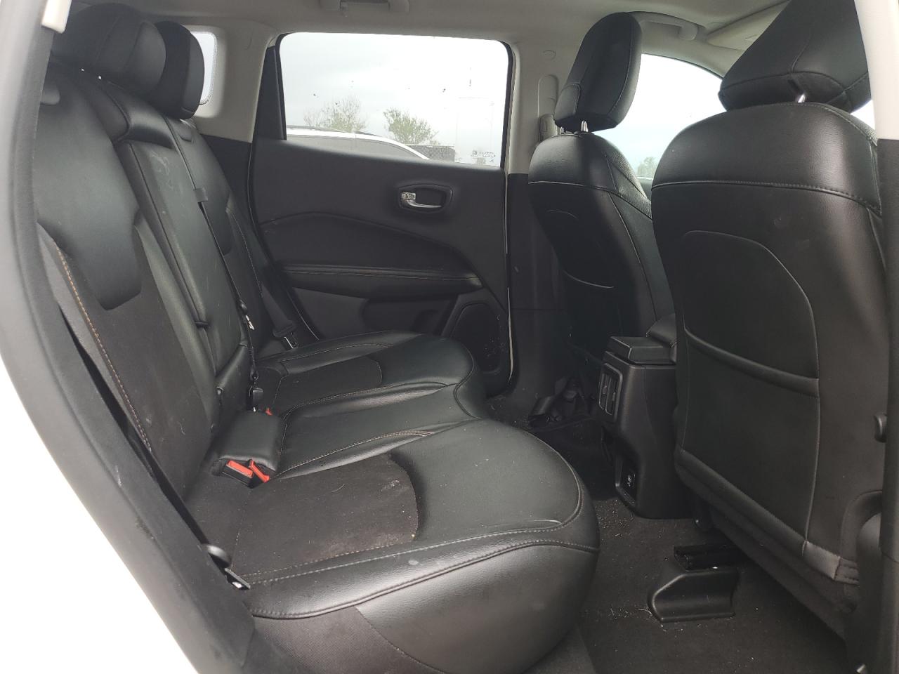 2020 Jeep Compass - Image 11
