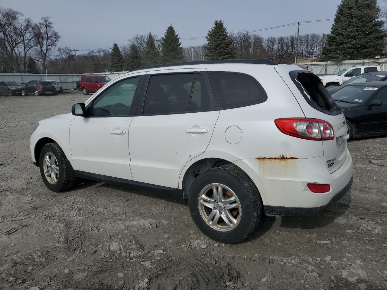 2012 Hyundai Santa Fe - Image 2