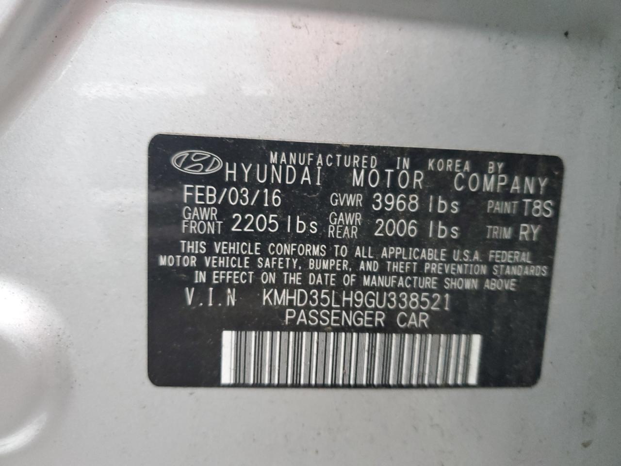 2016 Hyundai Elantra - Image 12