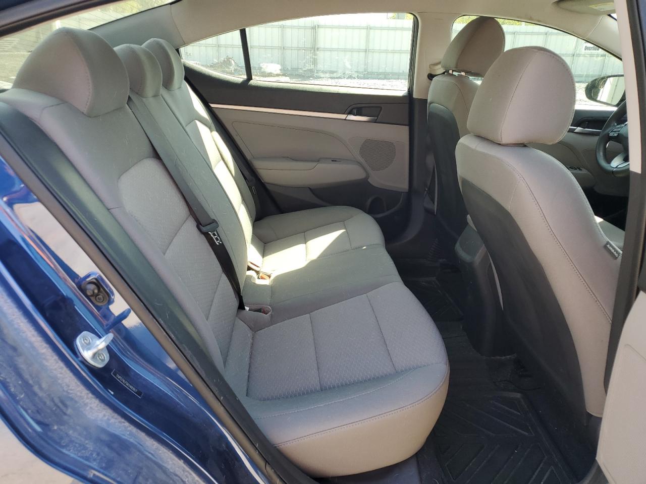 2019 Hyundai Elantra - Image 10
