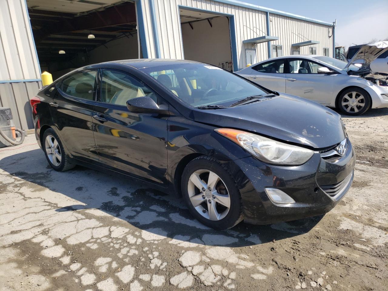 2013 Hyundai Elantra - Image 4