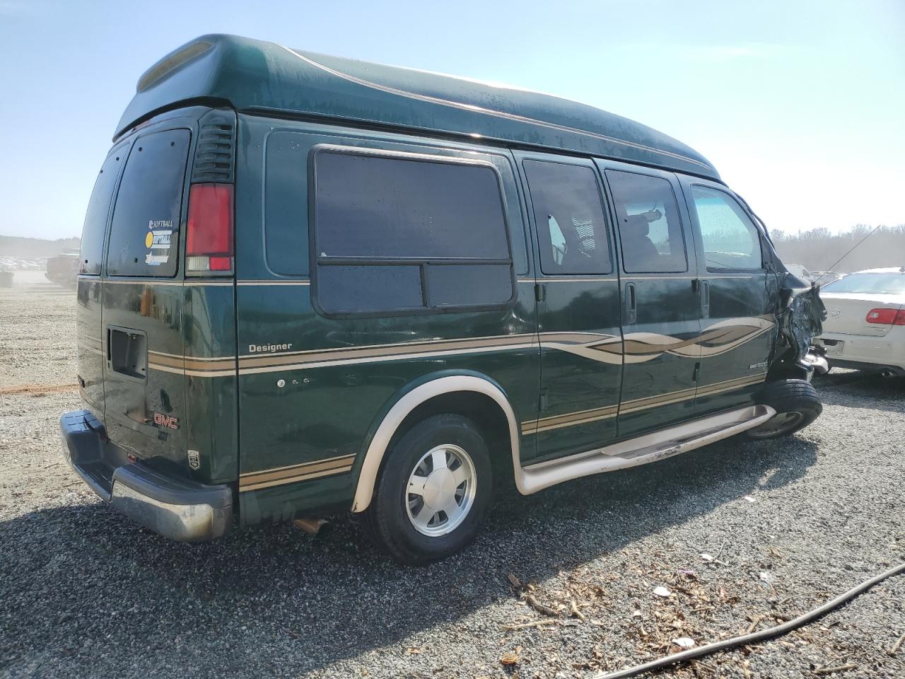2002 GMC Savana - Image 3