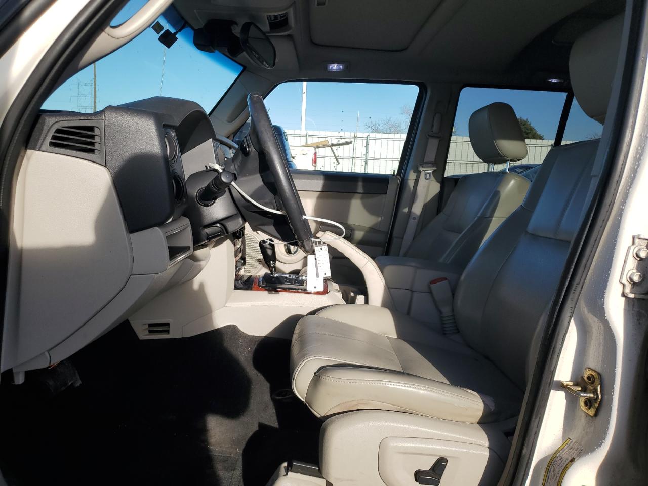 2007 Jeep Commander - Image 7