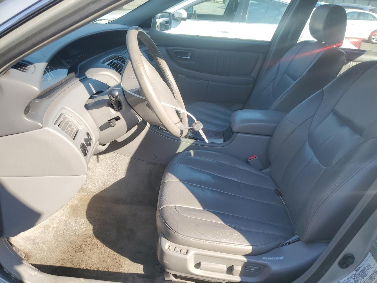 2001 Toyota Avalon - Image 7