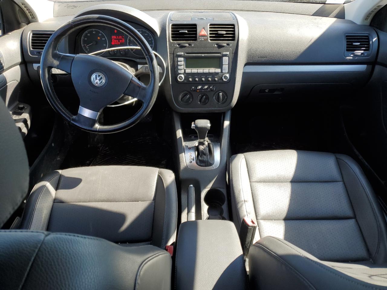 2009 Volkswagen Jetta - Image 8