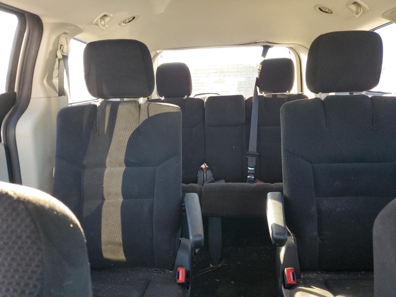 2014 Dodge Caravan - Image 10