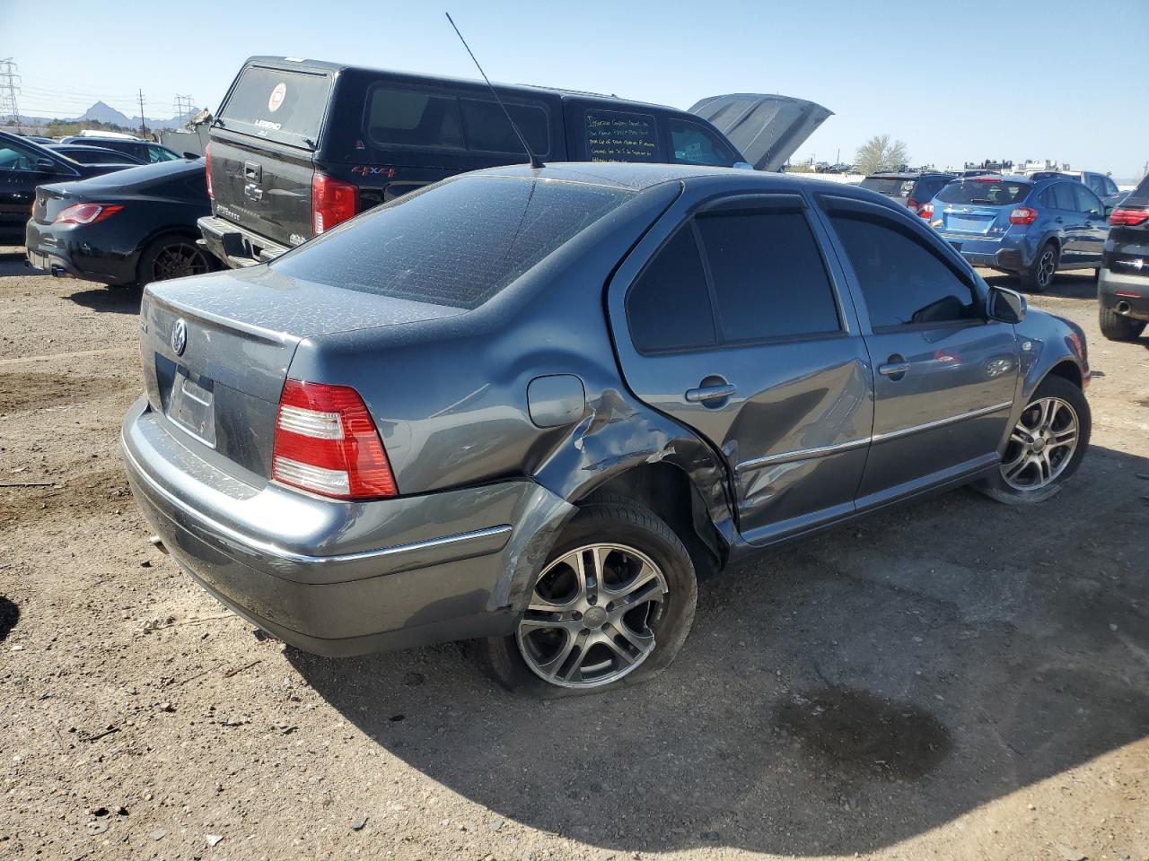 2004 Volkswagen Jetta - Image 3