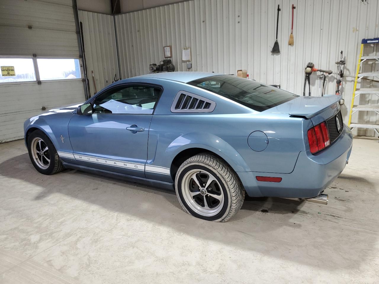 2008 Ford Mustang - Image 2