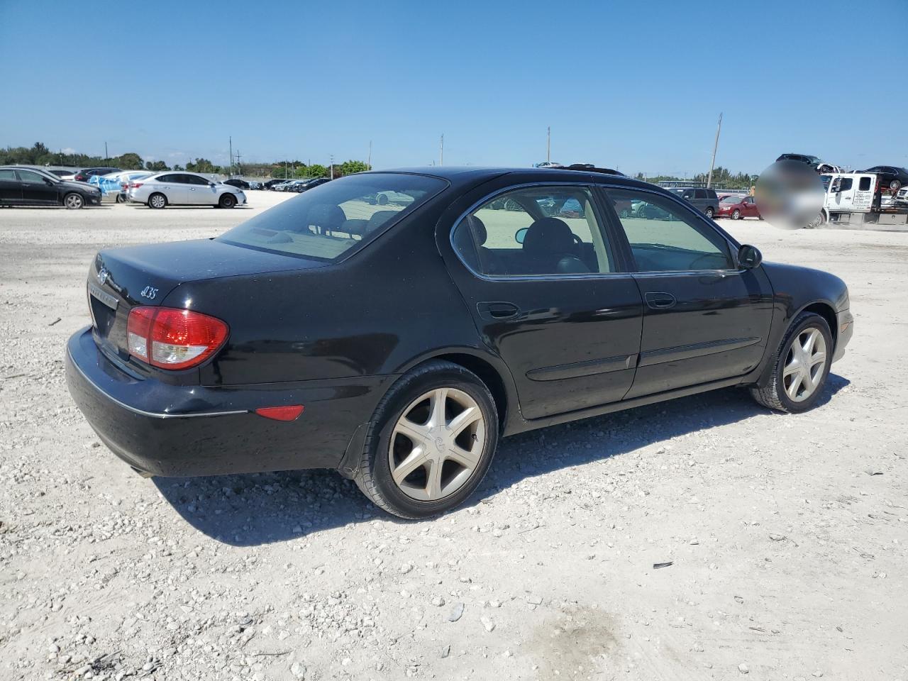 2003 Infiniti I - Image 3