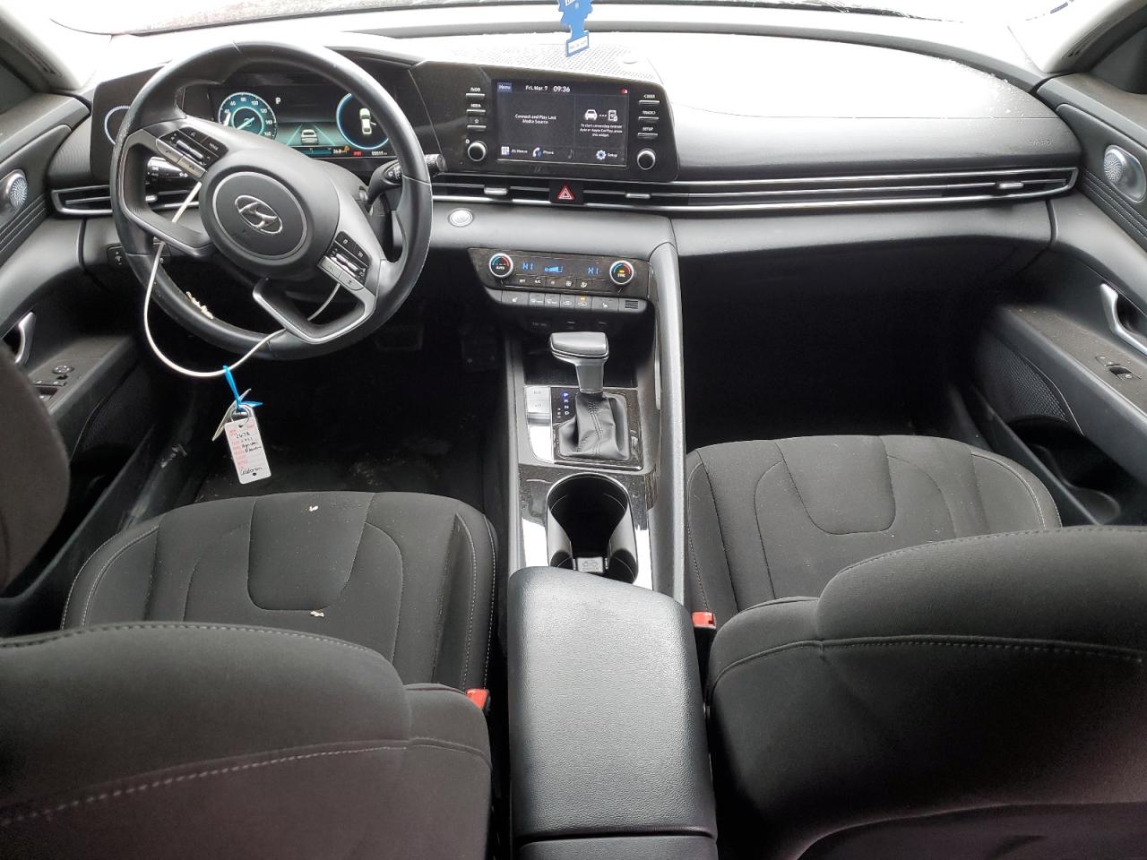 2021 Hyundai Elantra - Image 8