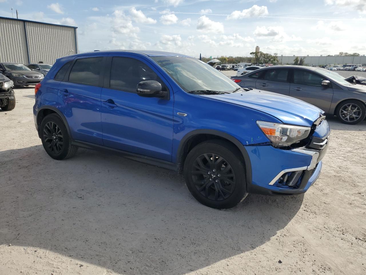2018 Mitsubishi Outlander - Image 4