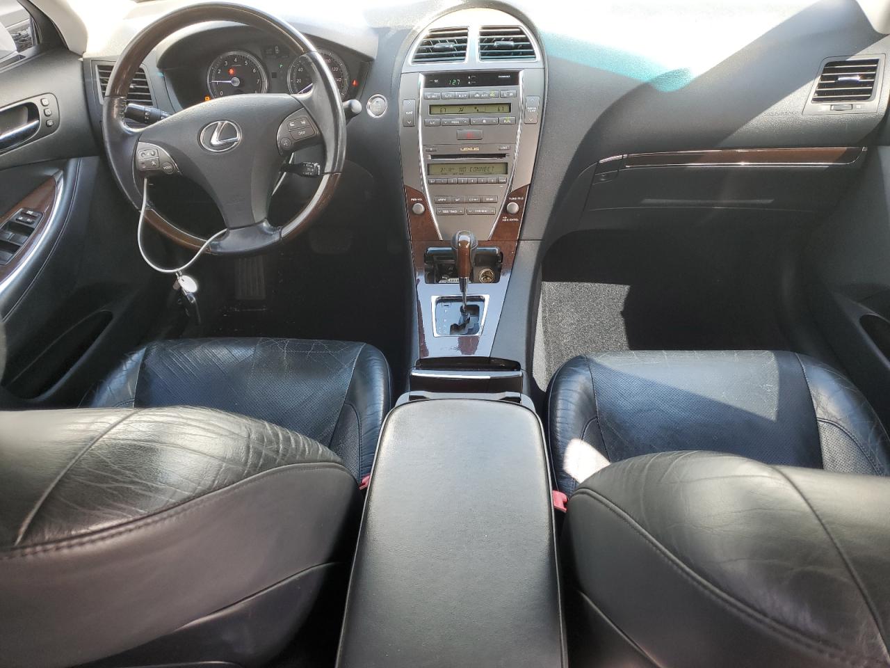 2011 Lexus ES - Image 8
