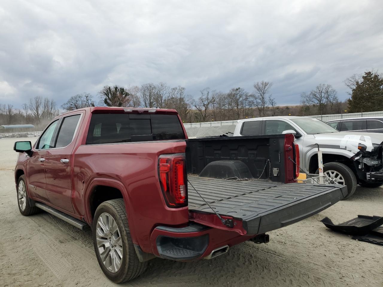 2020 GMC Sierra - Image 2