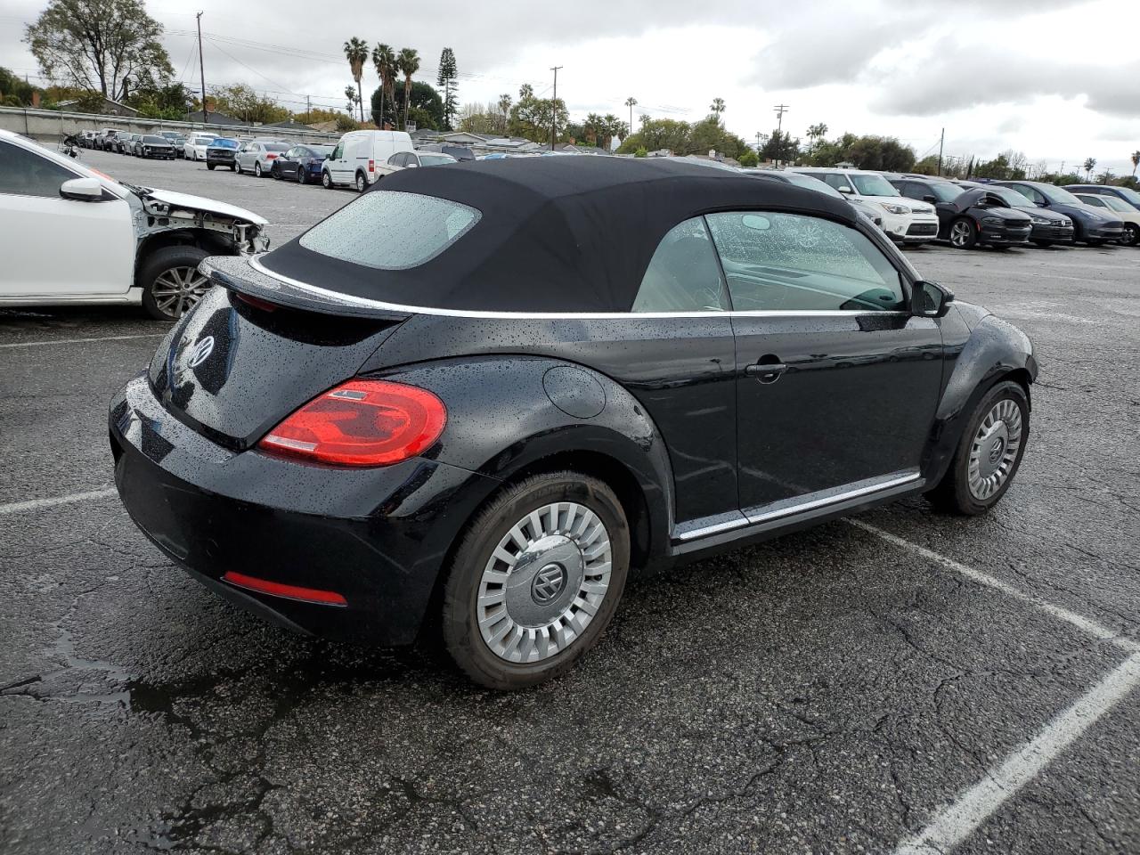 2014 Volkswagen Beetle - Image 3