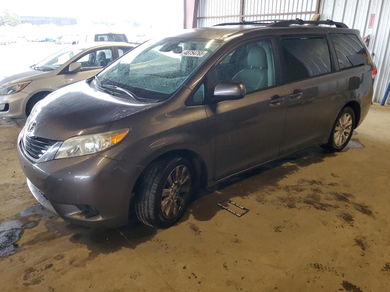 2012 Toyota Sienna - Image 1