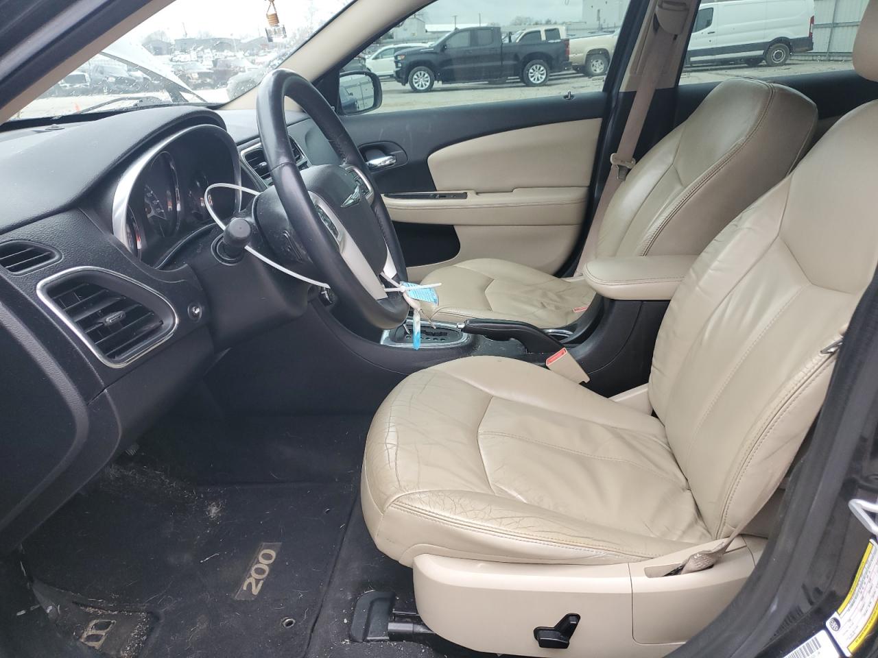 2013 Chrysler 200 - Image 7