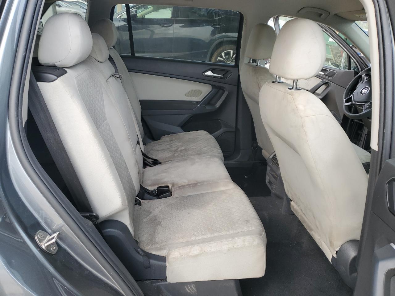 2018 Volkswagen Tiguan - Image 10