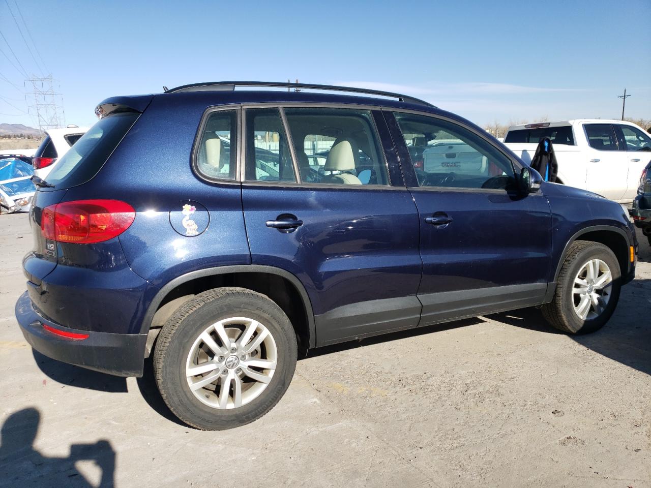 2016 Volkswagen Tiguan - Image 3