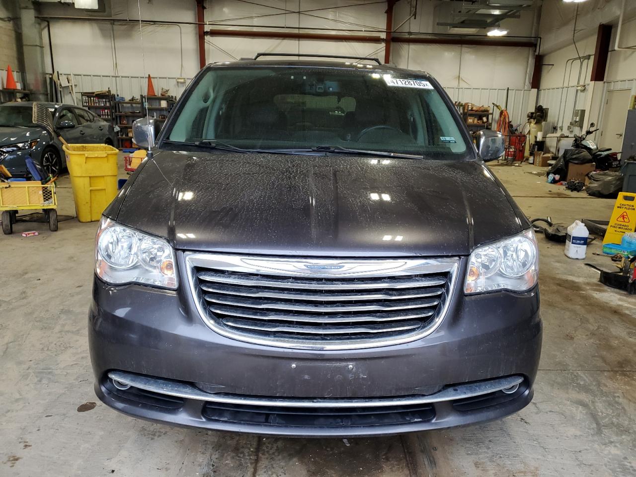 2016 Chrysler Town & Country - Image 5