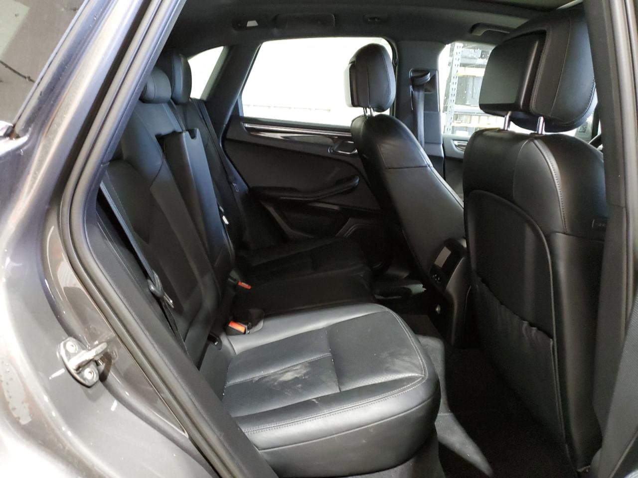 2015 Porsche Macan S VIN: WP1AB2A59FLB64454 Lot: 48948925