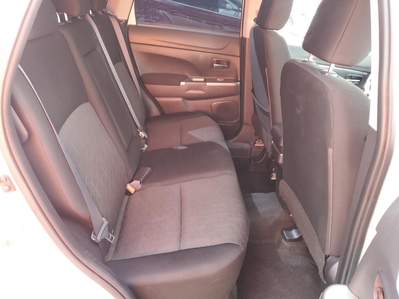 2021 Mitsubishi Outlander - Image 11