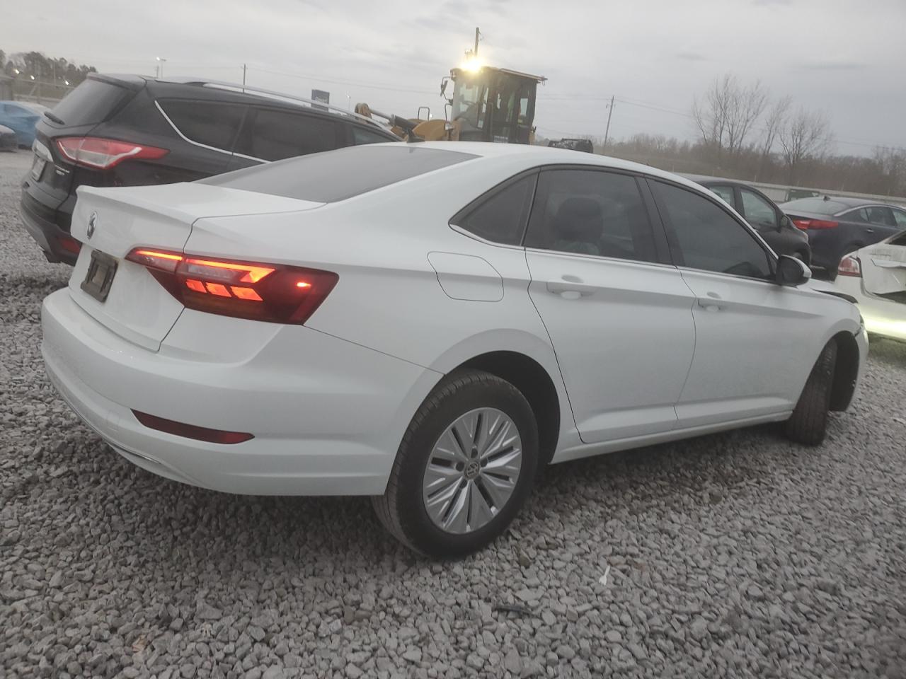 2019 Volkswagen Jetta - Image 3