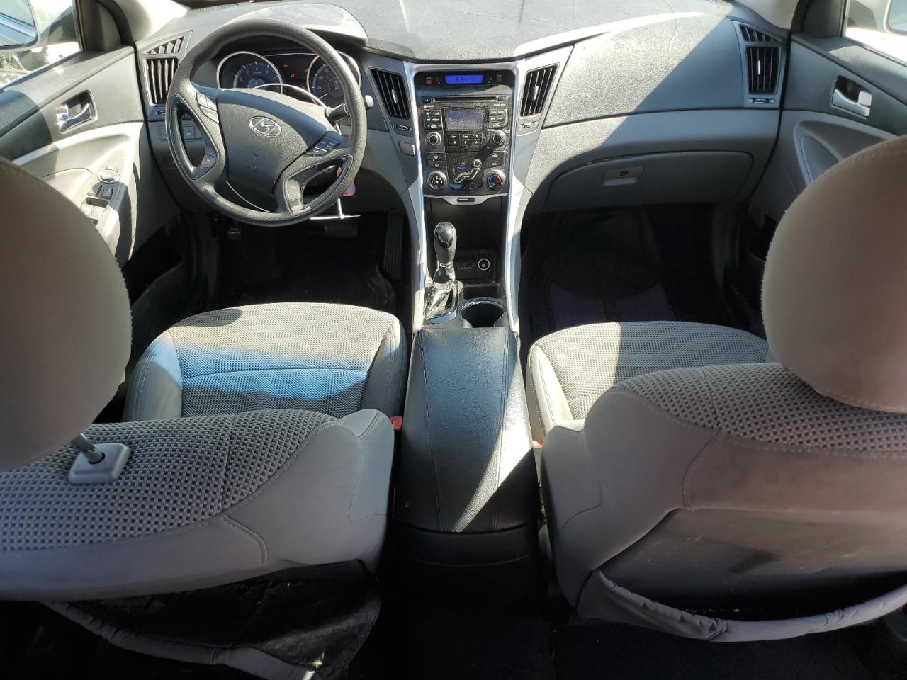 2011 Hyundai Sonata - Image 8