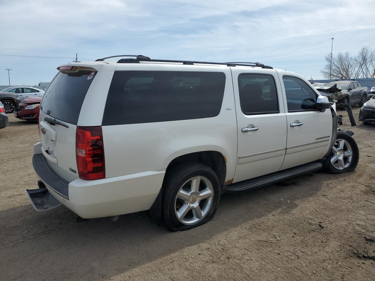 2010 Chevrolet Suburban - Image 3