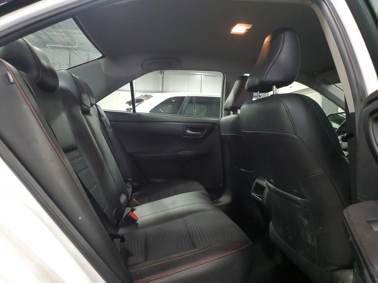 2015 Toyota Camry - Image 10
