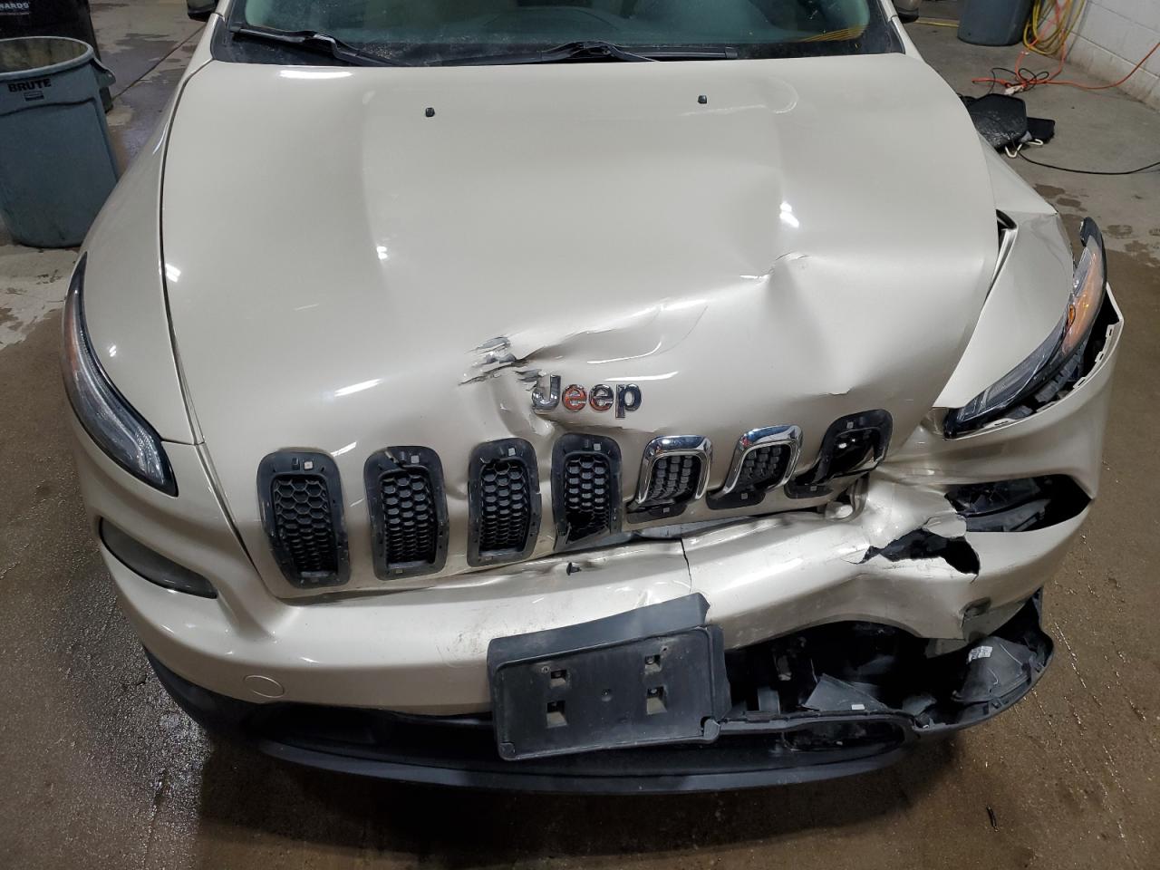 2015 Jeep Grand Cherokee - Image 14