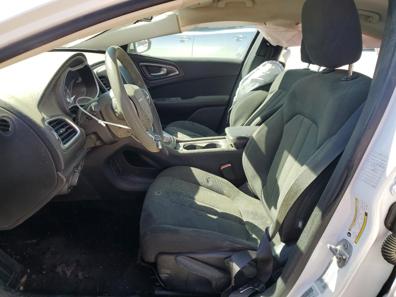 2016 Chrysler 200 - Image 7