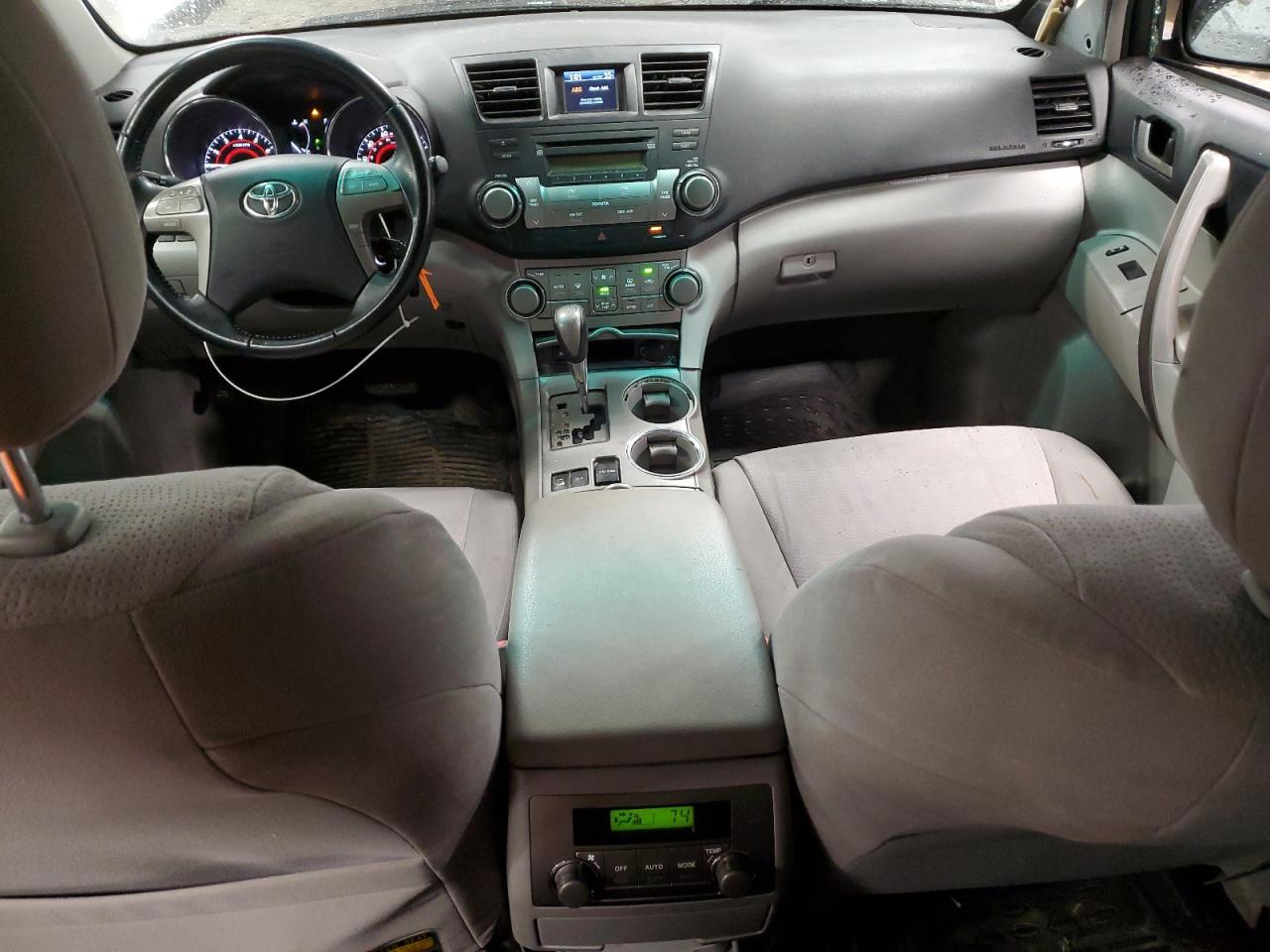 2010 Toyota Highlander - Image 8