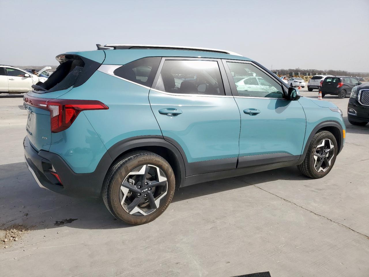 2024 Kia Seltos - Image 3