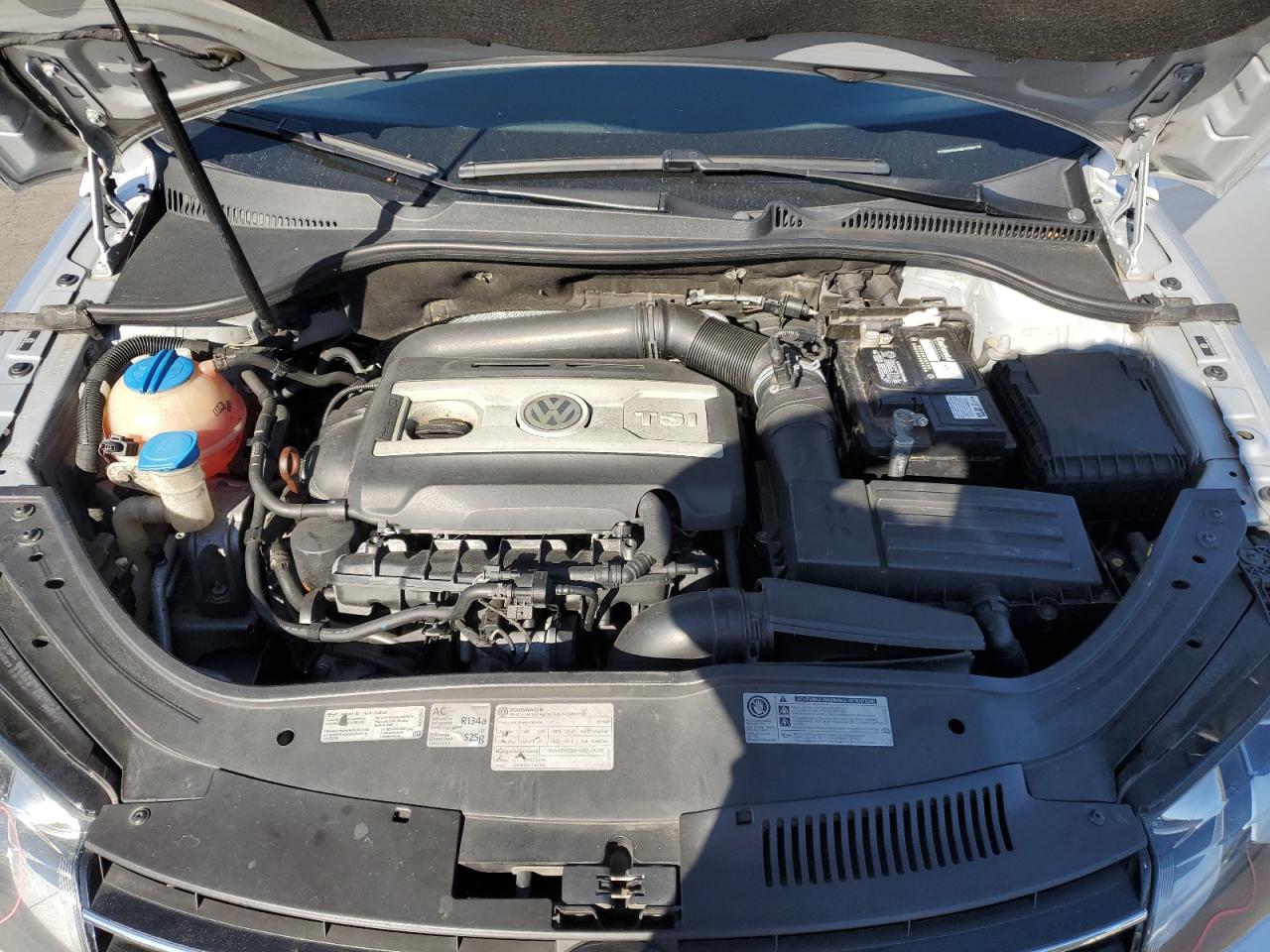 2013 Volkswagen Eos Komfort VIN: WVWBW8AH8DV002176 Lot: 48333805