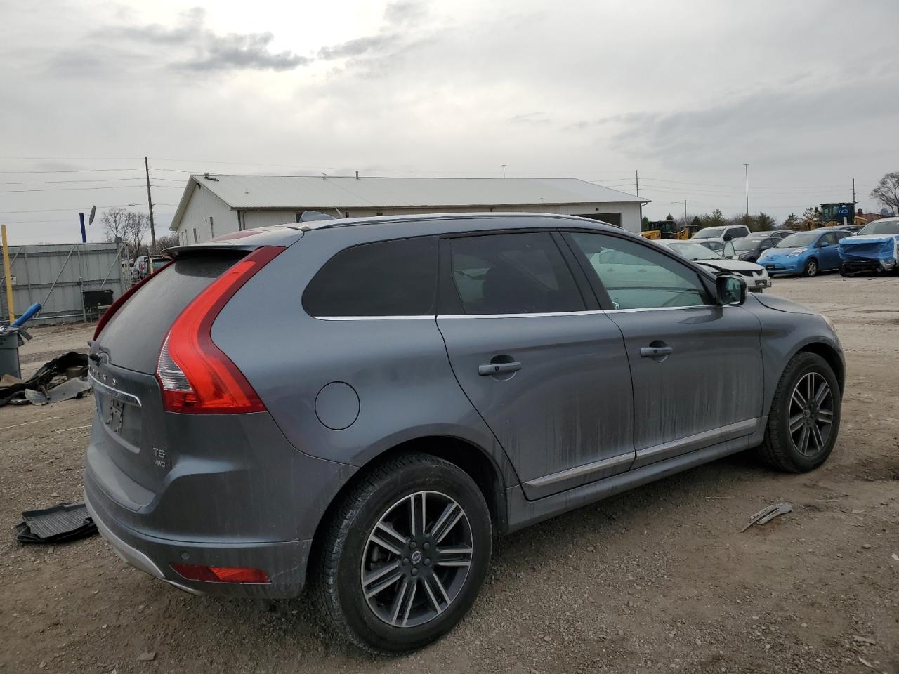 2017 Volvo XC60 - Image 3