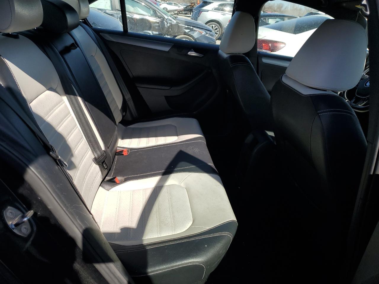 2016 Volkswagen Jetta - Image 10