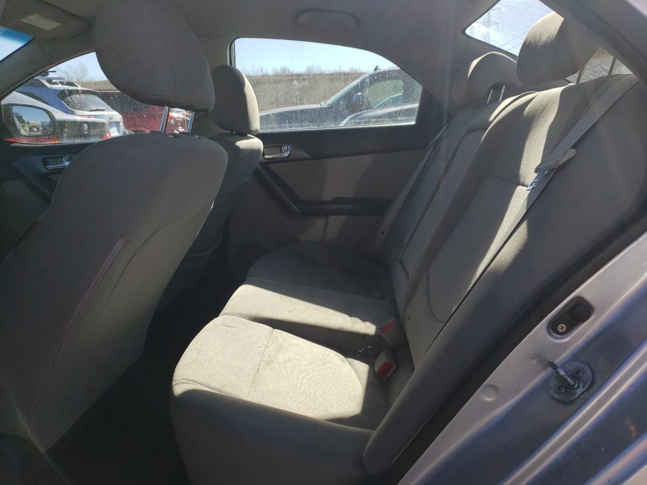 2013 Kia Forte - Image 10
