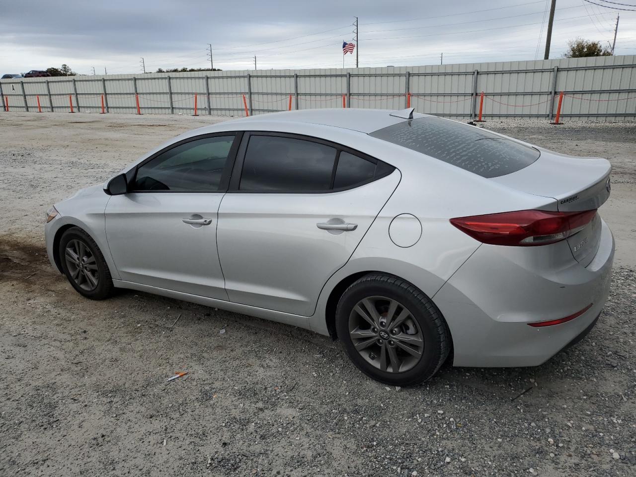 2018 Hyundai Elantra - Image 2