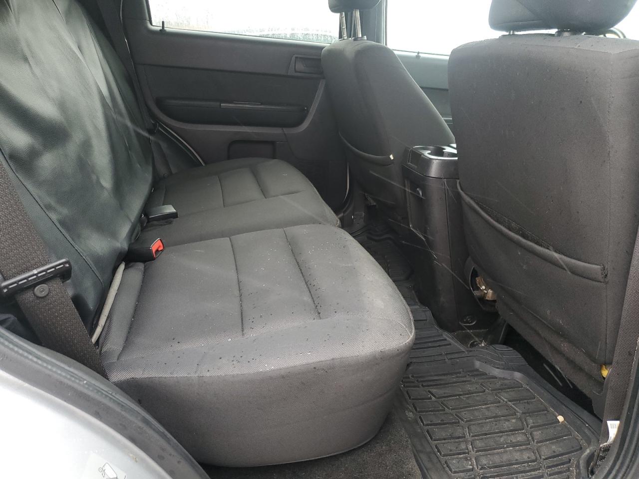 2010 Ford Escape - Image 11