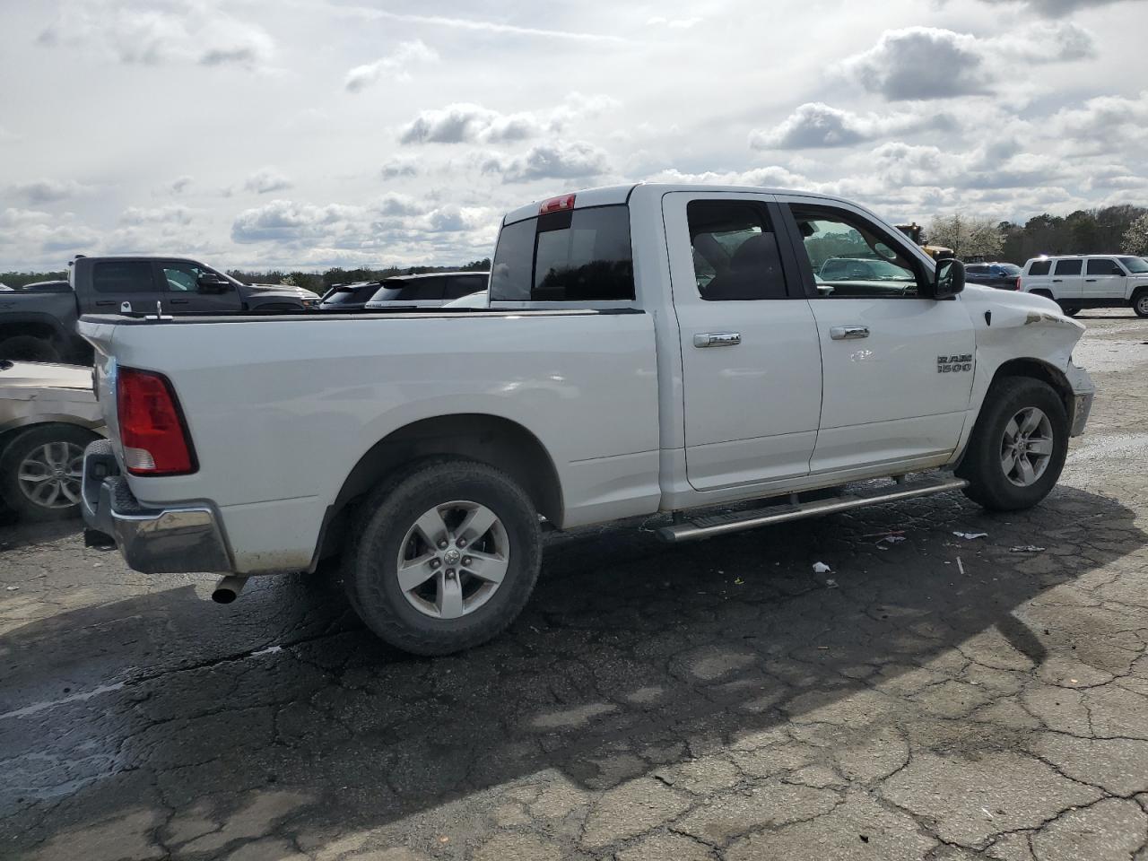 2016 RAM 1500 - Image 3