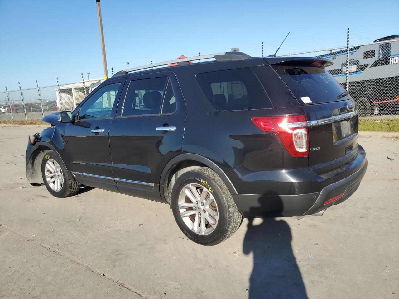 2014 Ford Explorer - Image 2