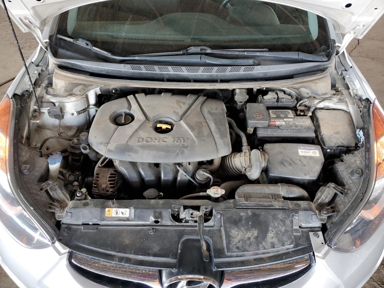 2013 Hyundai Elantra - Image 11