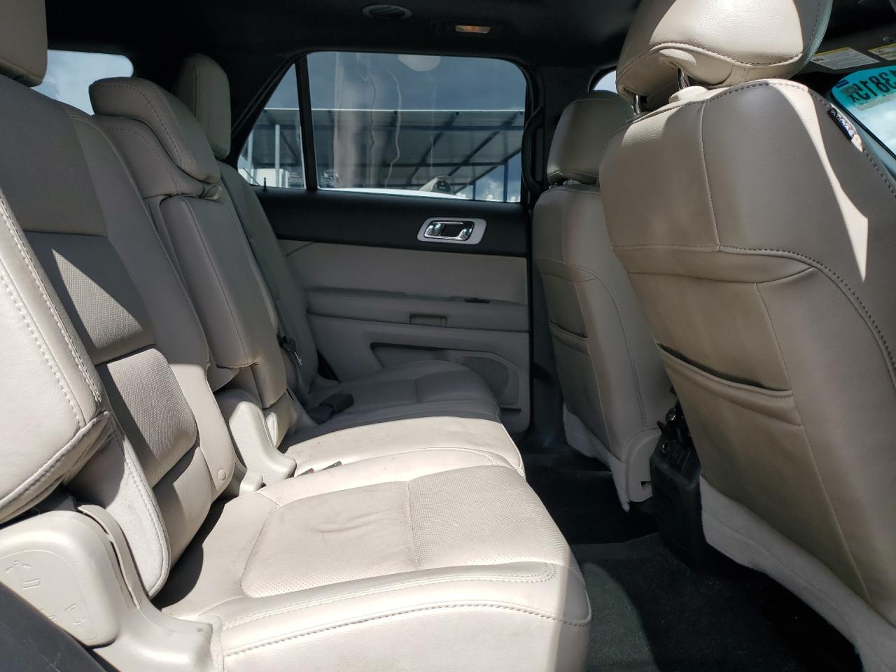 2014 Ford Explorer - Image 11