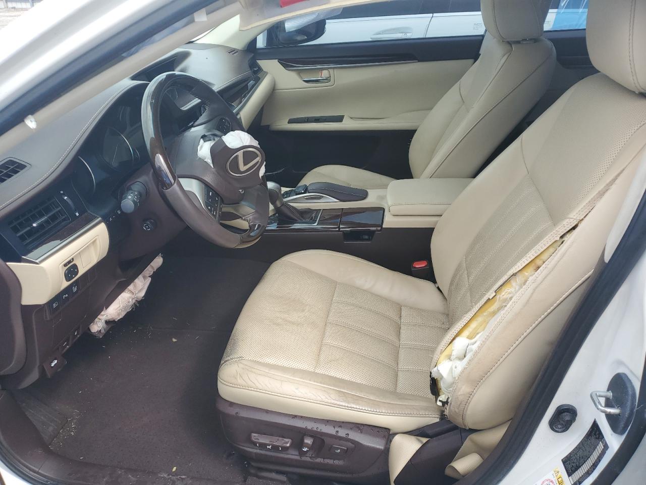 2016 Lexus ES - Image 7