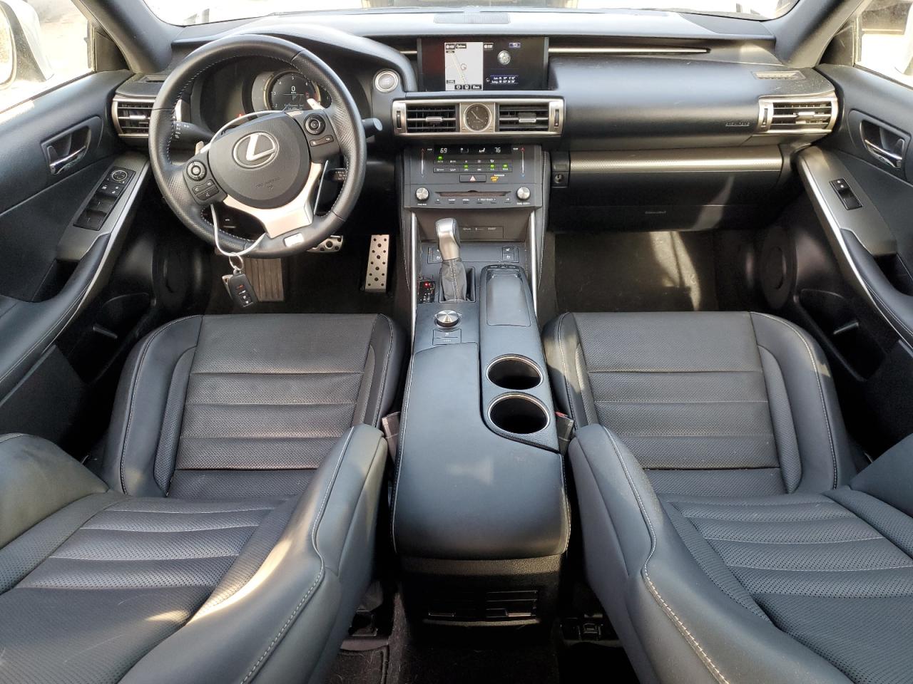 2015 Lexus IS - Image 8